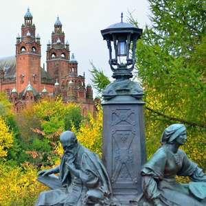 Hop on the open-top bus in Glasgow, United Kingdom – Discover top attractions, monuments, and hidden gems with a hop-on hop-off tour in 2025